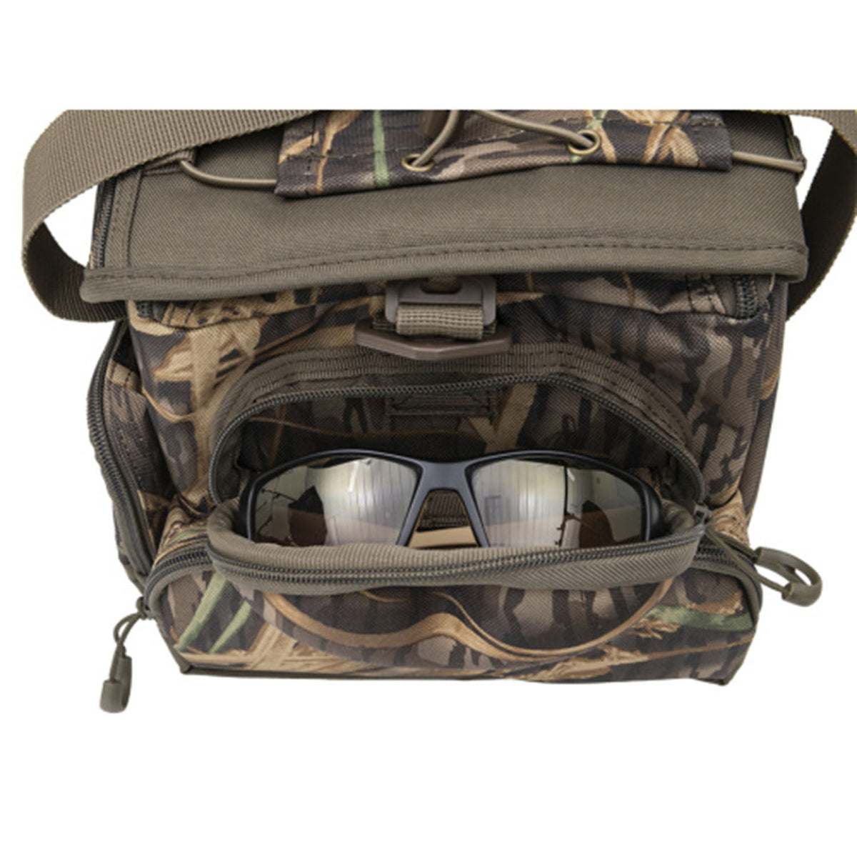 Front pocket image of the Alps Outdoorz DU Floating Deluxe Blind Bag.