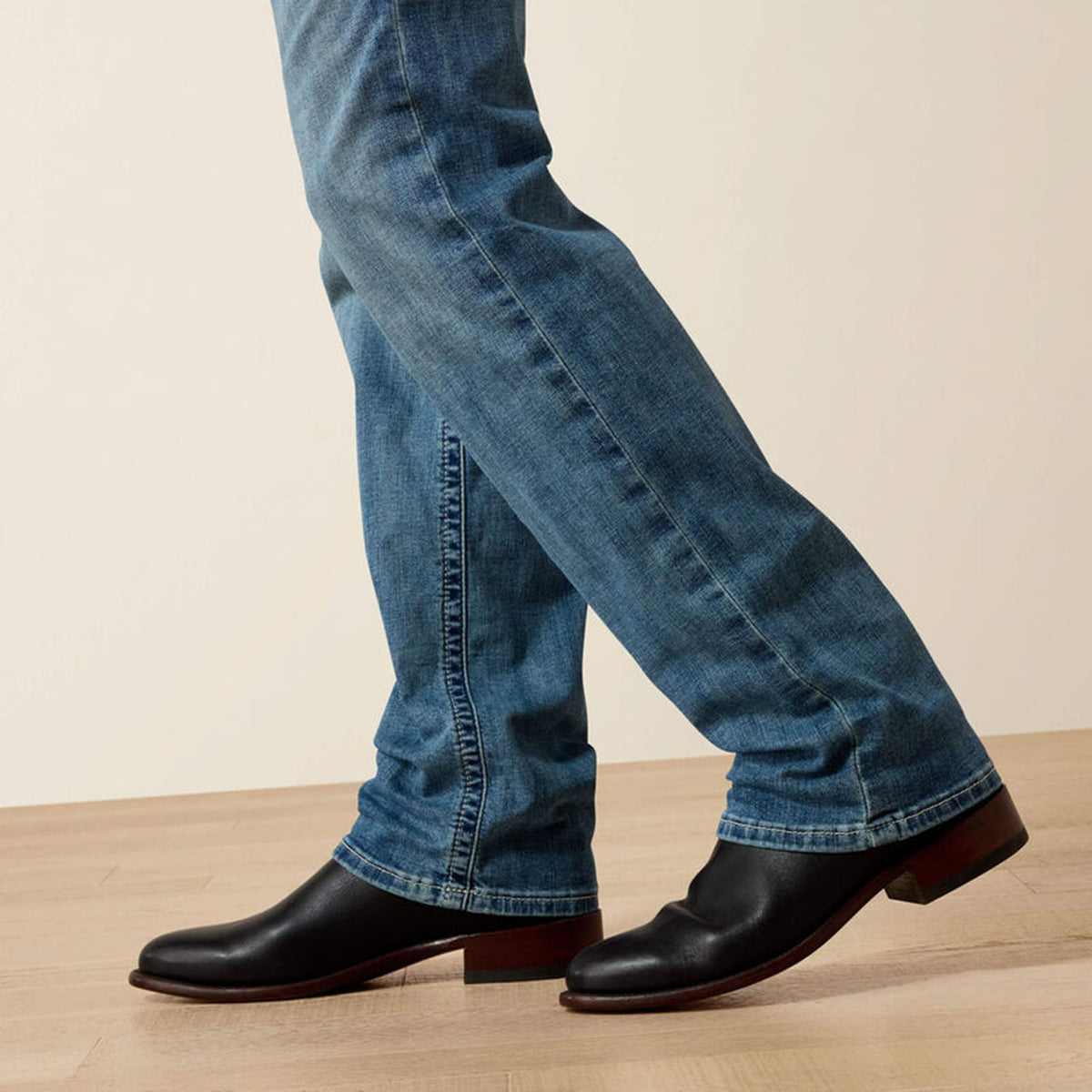 Ariat M7 Slim Wessley Straight Jean Legs Image.