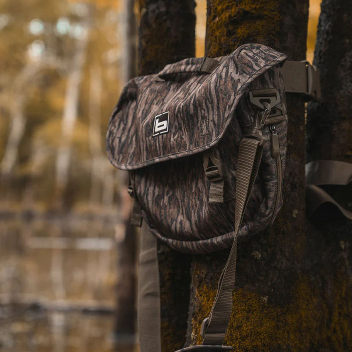 Banded Tree Bag Timber Strap Lifestyle Image