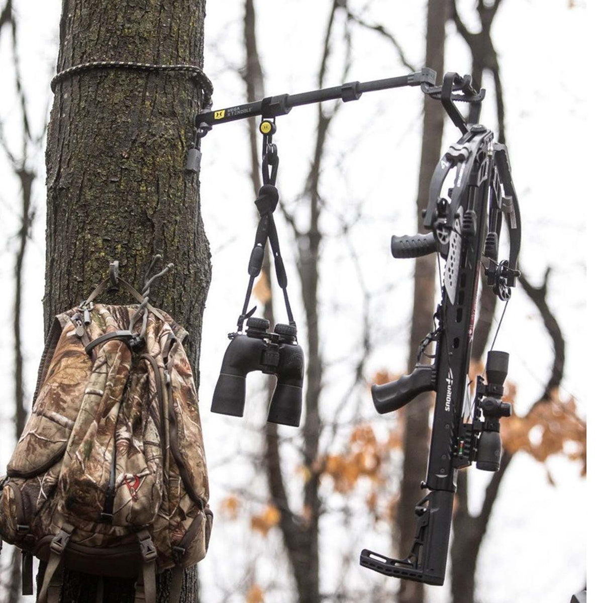 Hawk Mega Xtendible Tree Arm Image with Gear