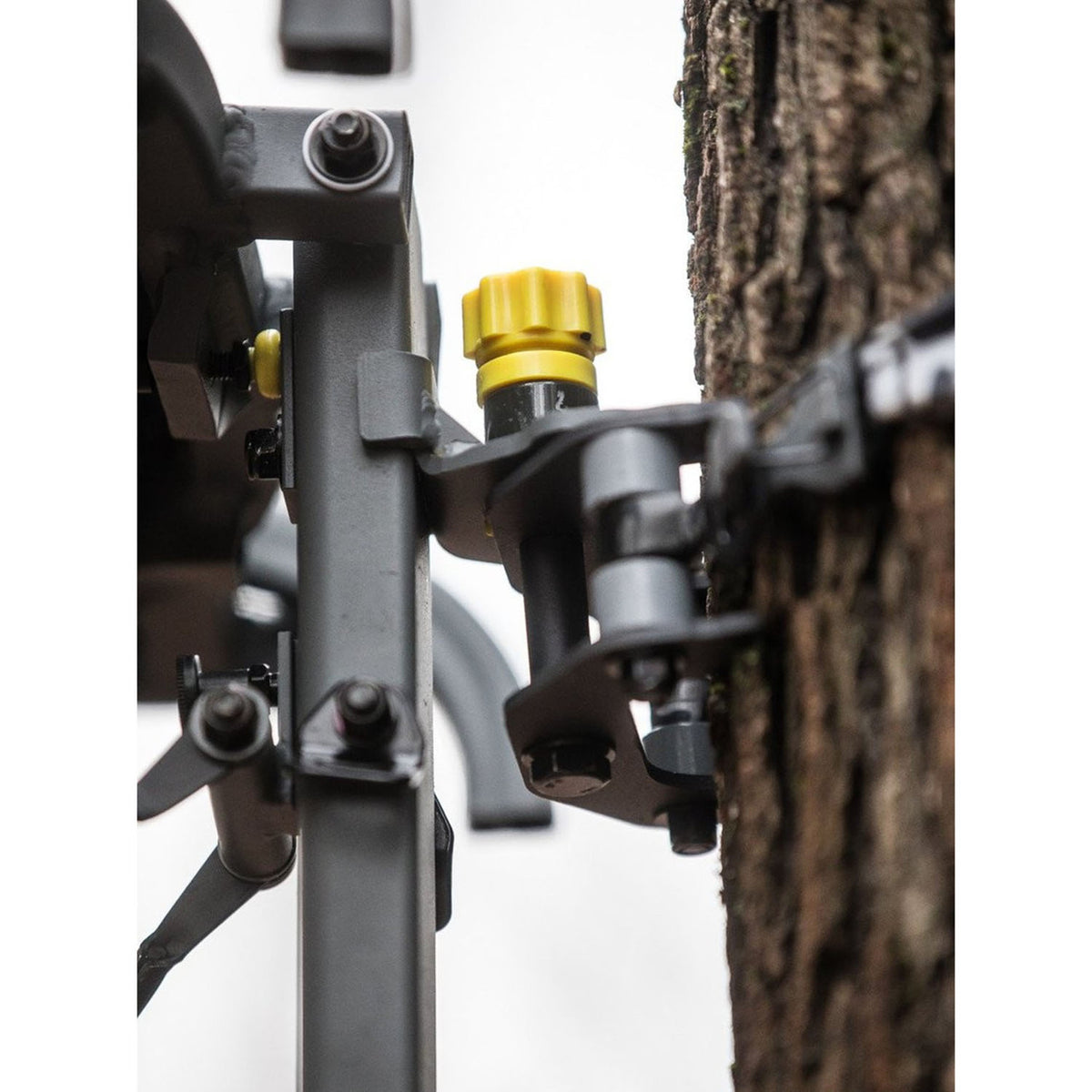 Connection Image of the Hawk CRUZR Treestand Tree Bracket.
