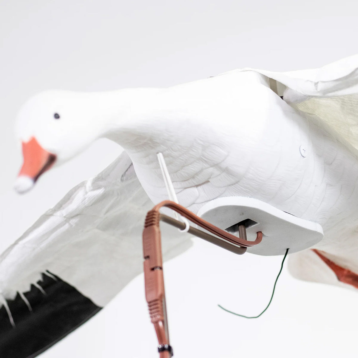 Components Image of the Higdon Outdoors Clone Snow Goose Flapper Decoys.