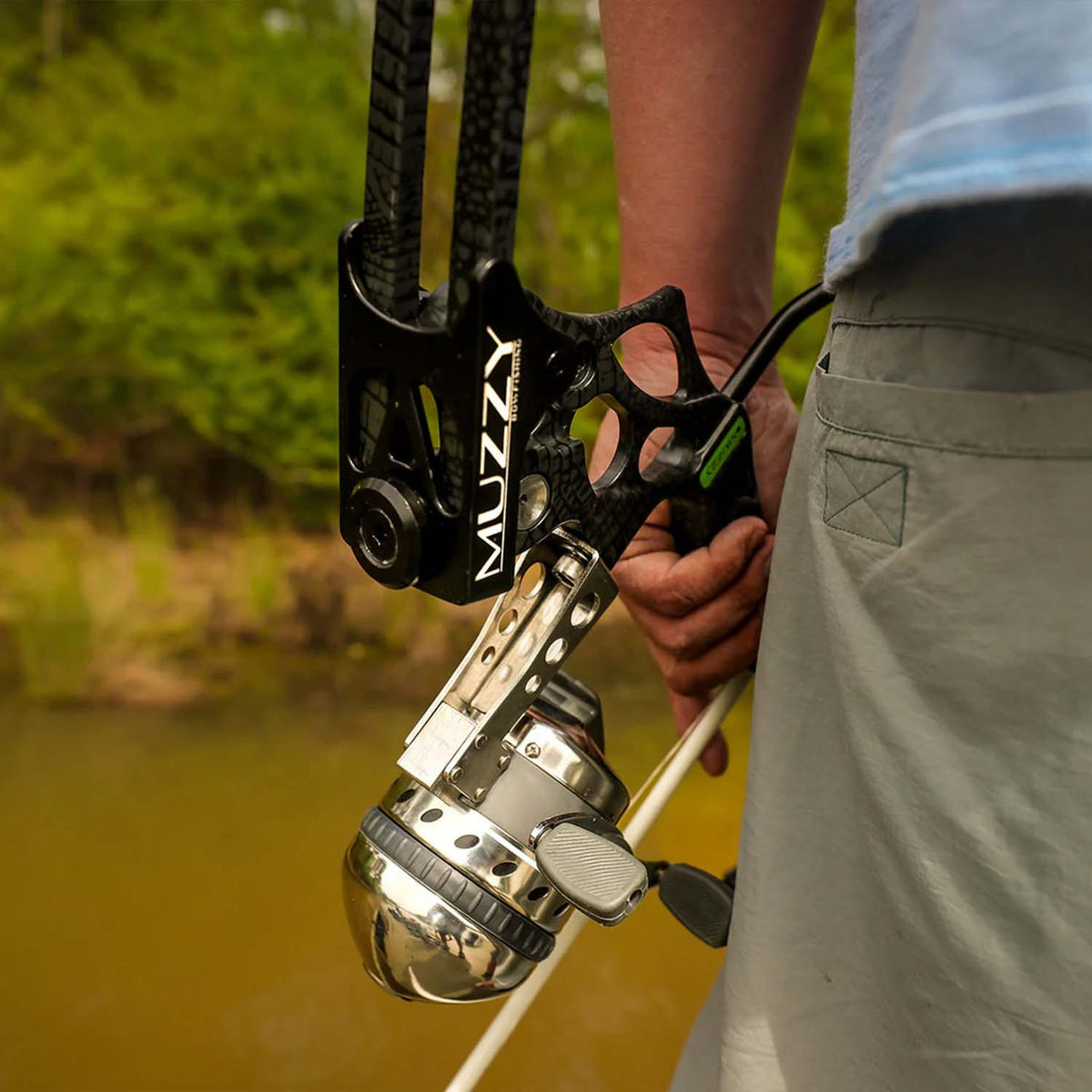 Detailed Image of the Muzzy V2 Bowfishing Left Handed Spin Kit.