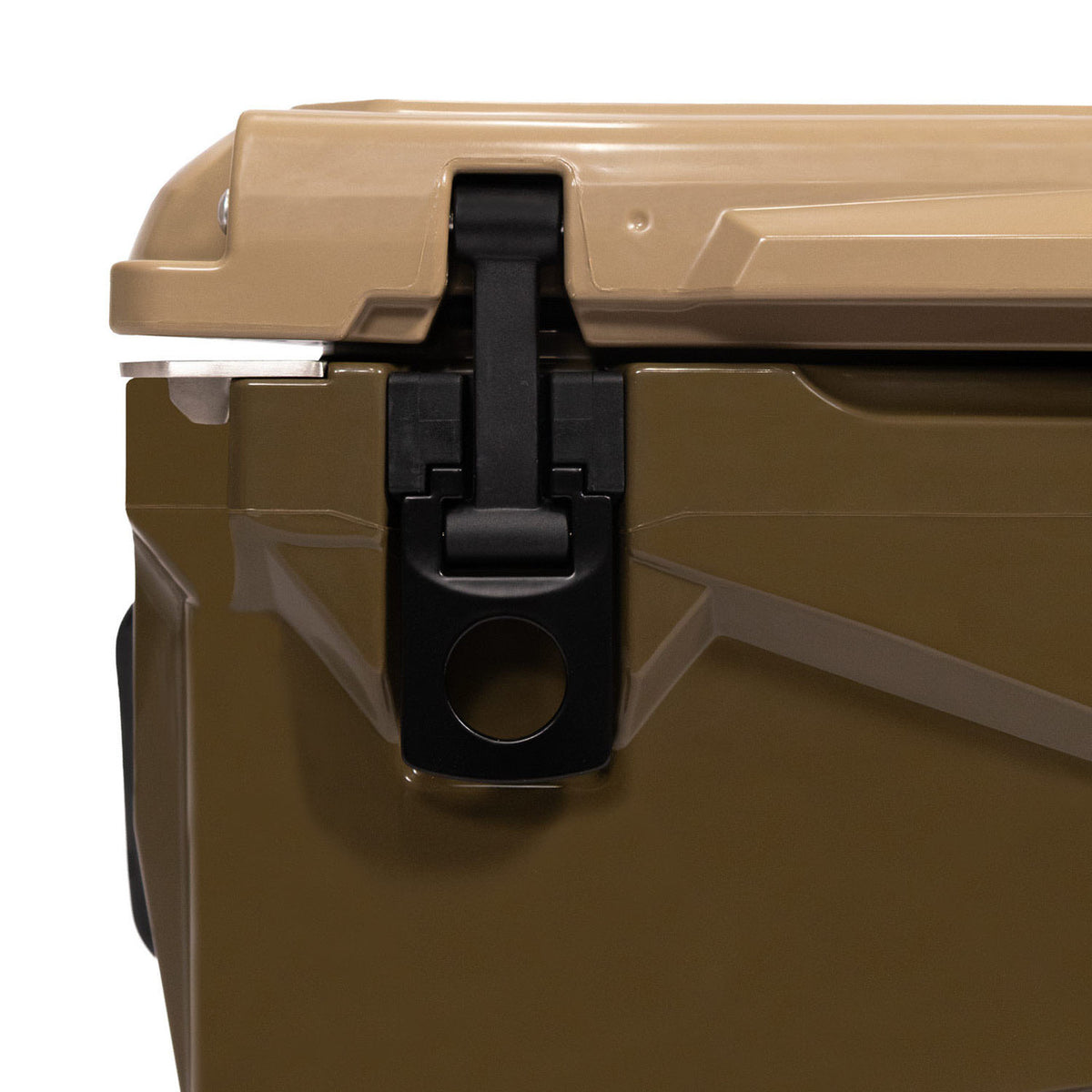 Latch Image of the Rogers Sporting Goods Workin' Man 2.0 20-Quart Cooler.
