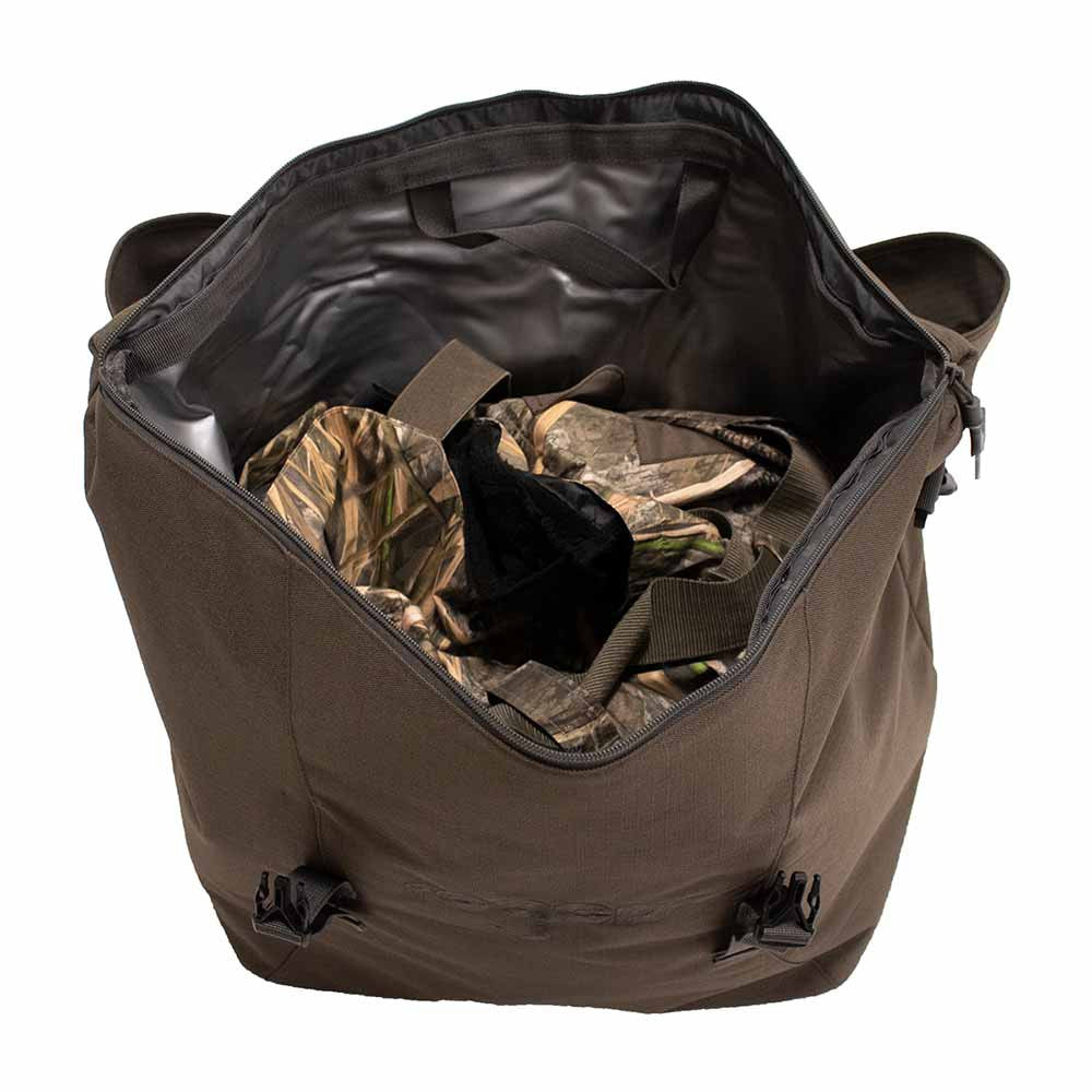 Rogers Sporting Goods Toughman Wader Bag inside stuff inside close up image