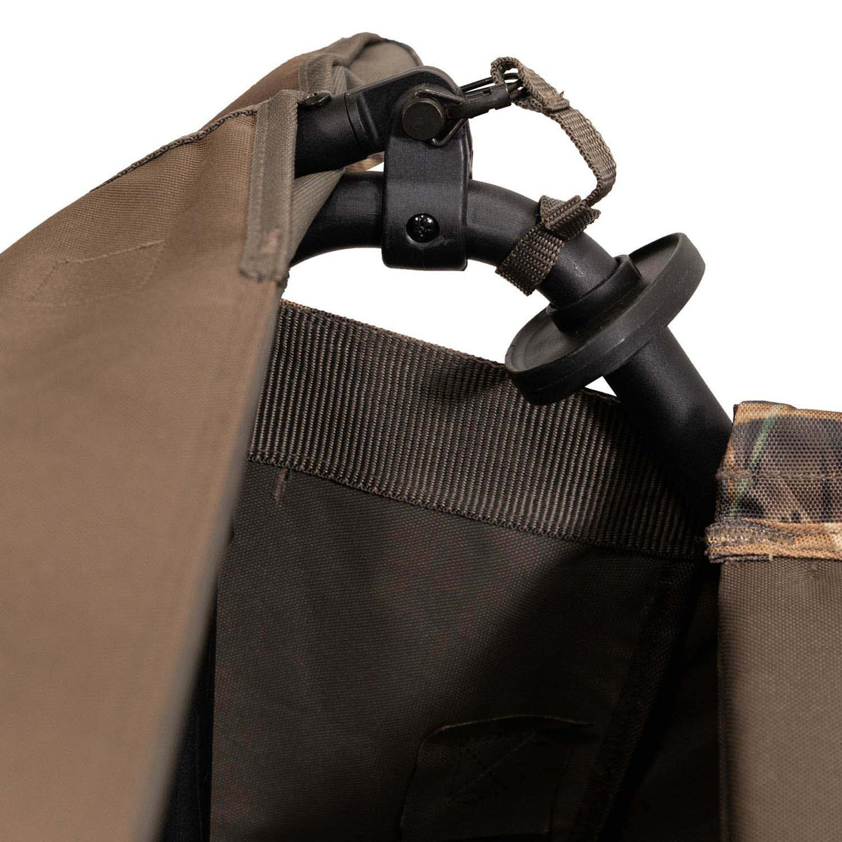 Detailed Image of the Rogers Sporting Goods Goosebuster 2.0 Layout Blind.