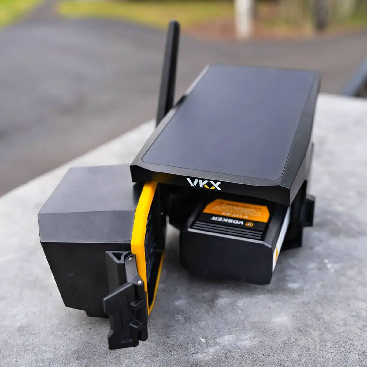 Vosker VKX Solar Powered 4G-LTE Dual Sim Security Camera Front Opened Image