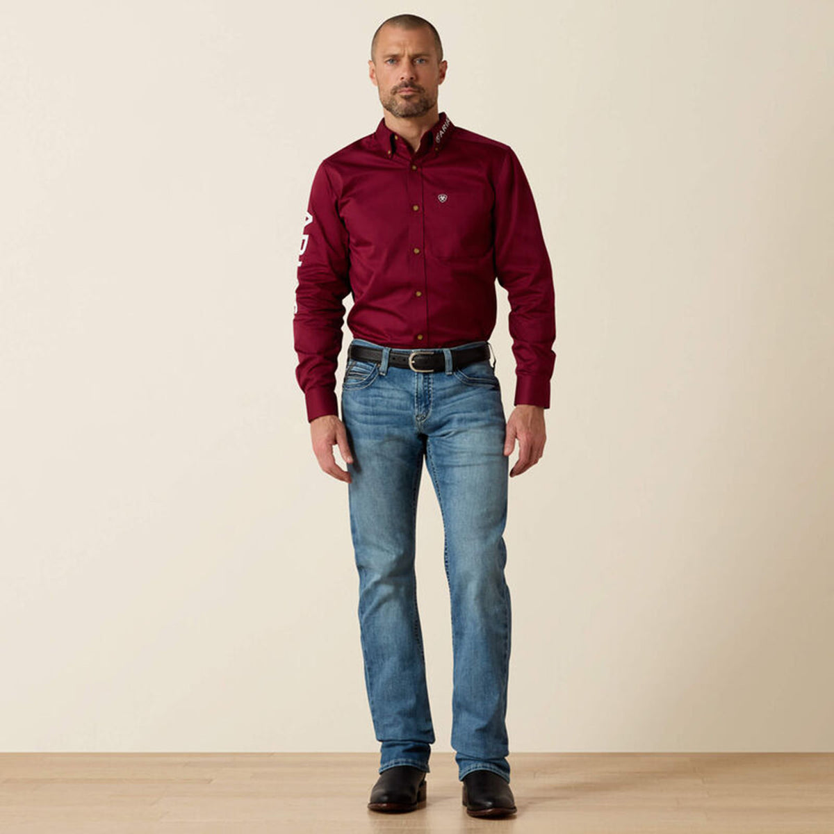 Ariat M7 Slim Wessley Straight Jean Front Model Image.