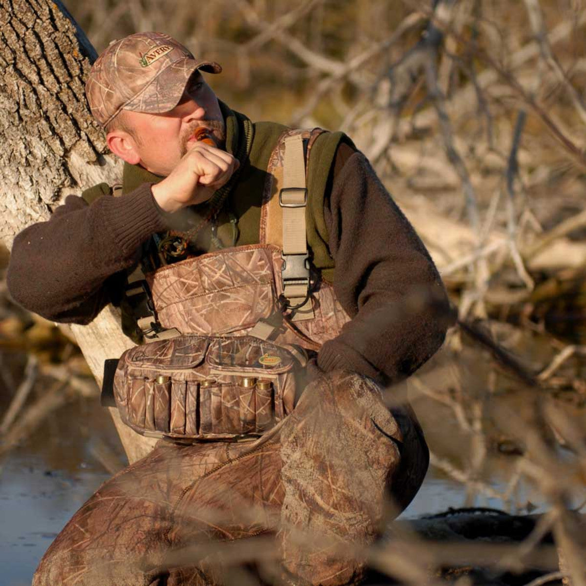 Avery Neoprene Hand Warmer in use image