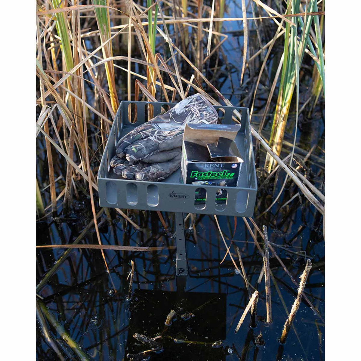 Avery Marsh Table Image
