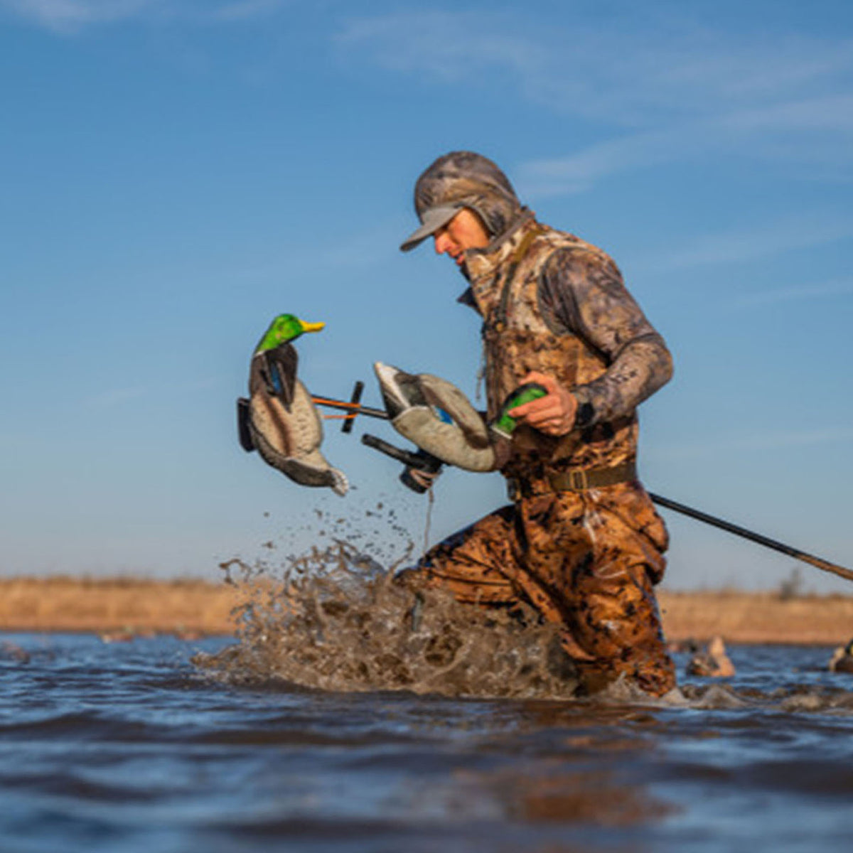 Luck Duck Super Swimmer HDi Water Motion Duck Decoy Transporting Image