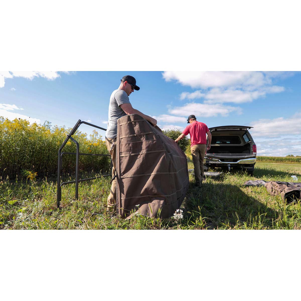 Lucky Duck 2x4 Hunting Blind Setup Image
