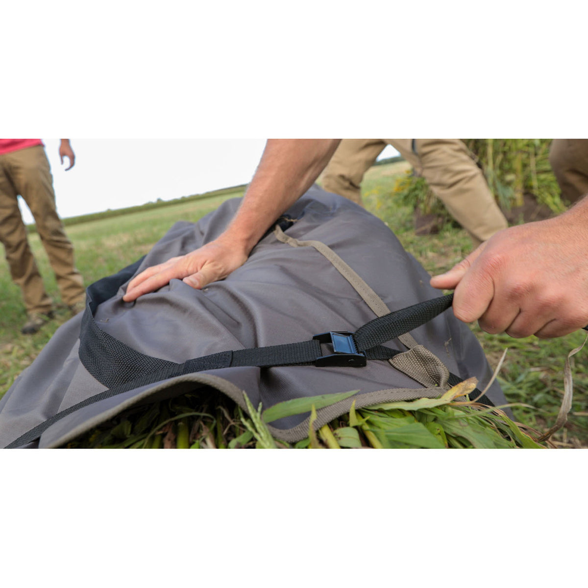 Lucky Duck 4 Man Blind Strapping Down Image