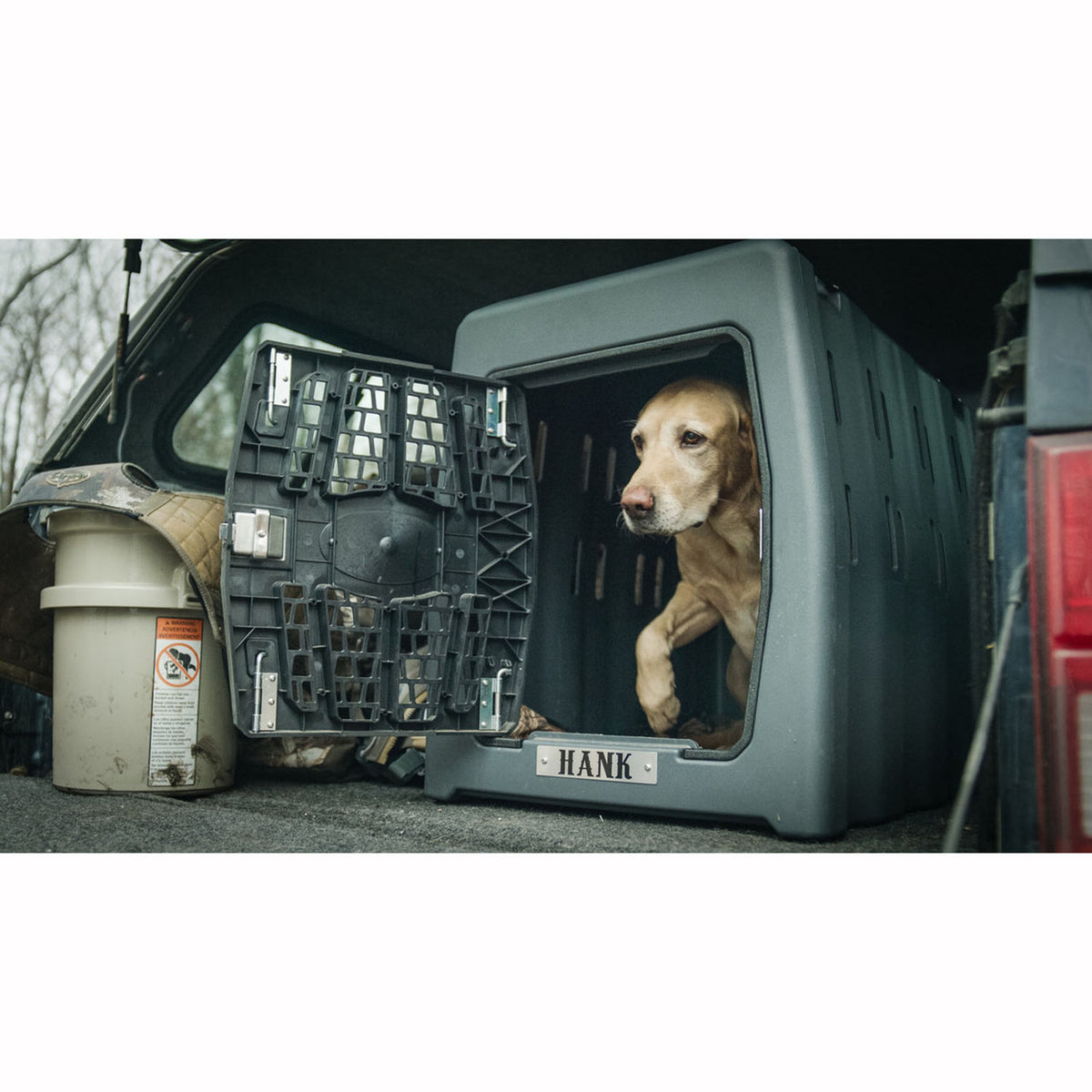 Lucky Kennel, Large/Gray Lifestyle 2 Image