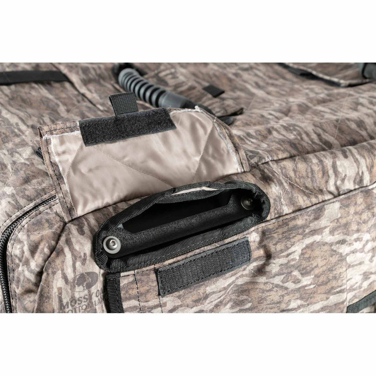 Tie Down Image of the Lucky Duck Lucky Kennel Cover.
