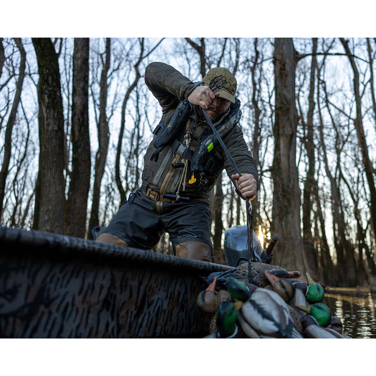 MOmarsh LifeLine Auto-Inflate 38g PFD, Optifade Timber In-the-Field Image