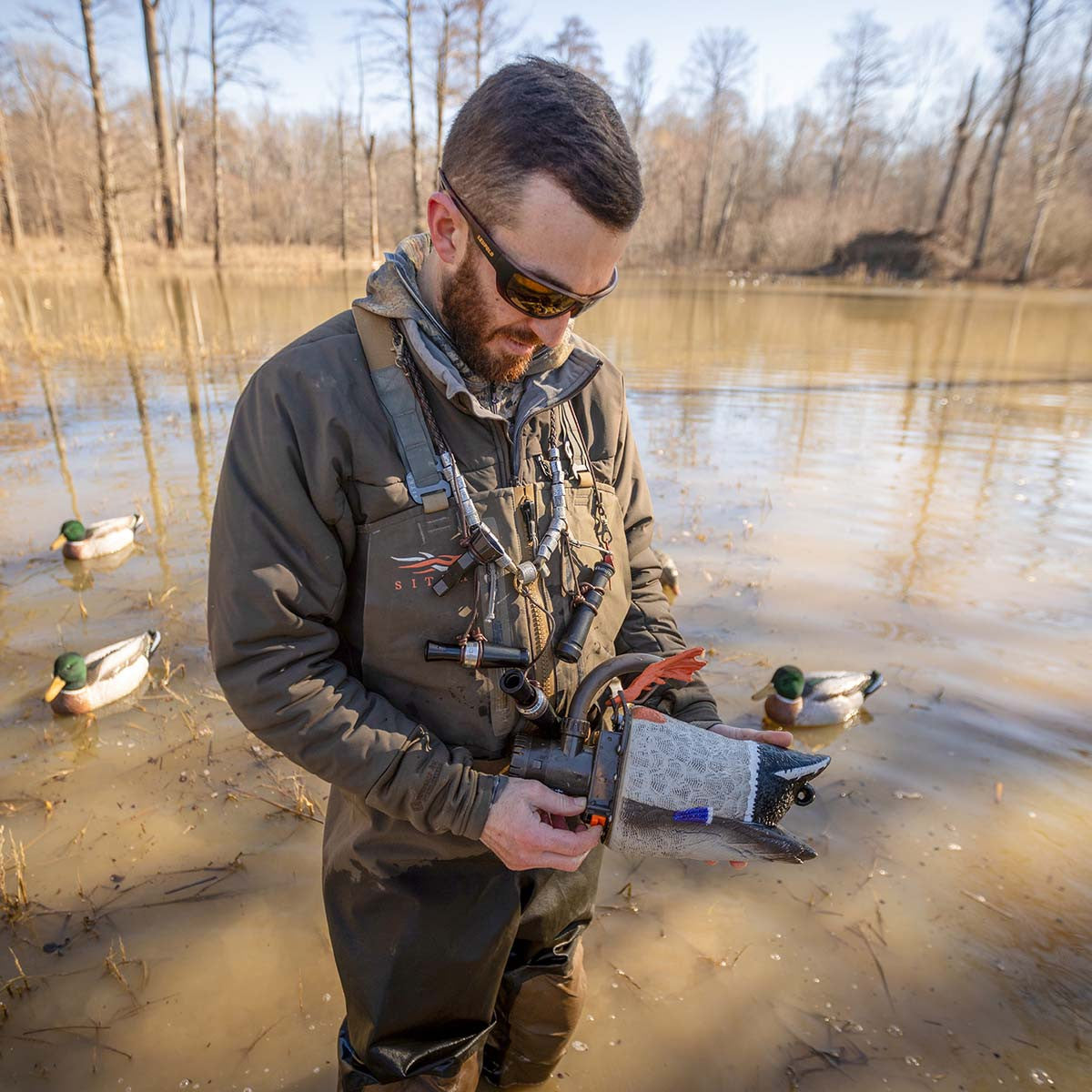 Higdon Outdoors Pulsator PRO Mallard Drake Guide Pack In-the-Field Image