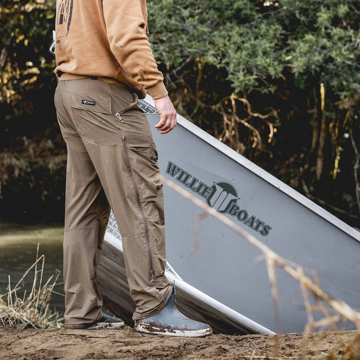 Model Image of the Lacrosse 6" Alpha Deck Boot in Dark Shadow