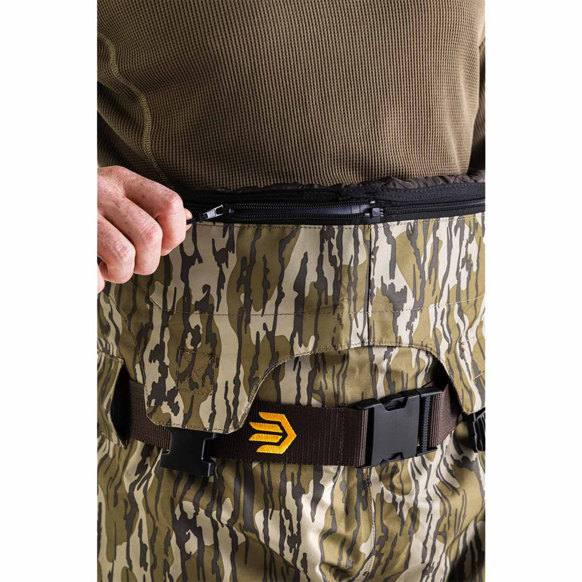 LaCrosse Wetlands 2-in-1 II Breathable Insulated Wader - 1600G Waist Zipper Image in Mossy Oak Bottomland