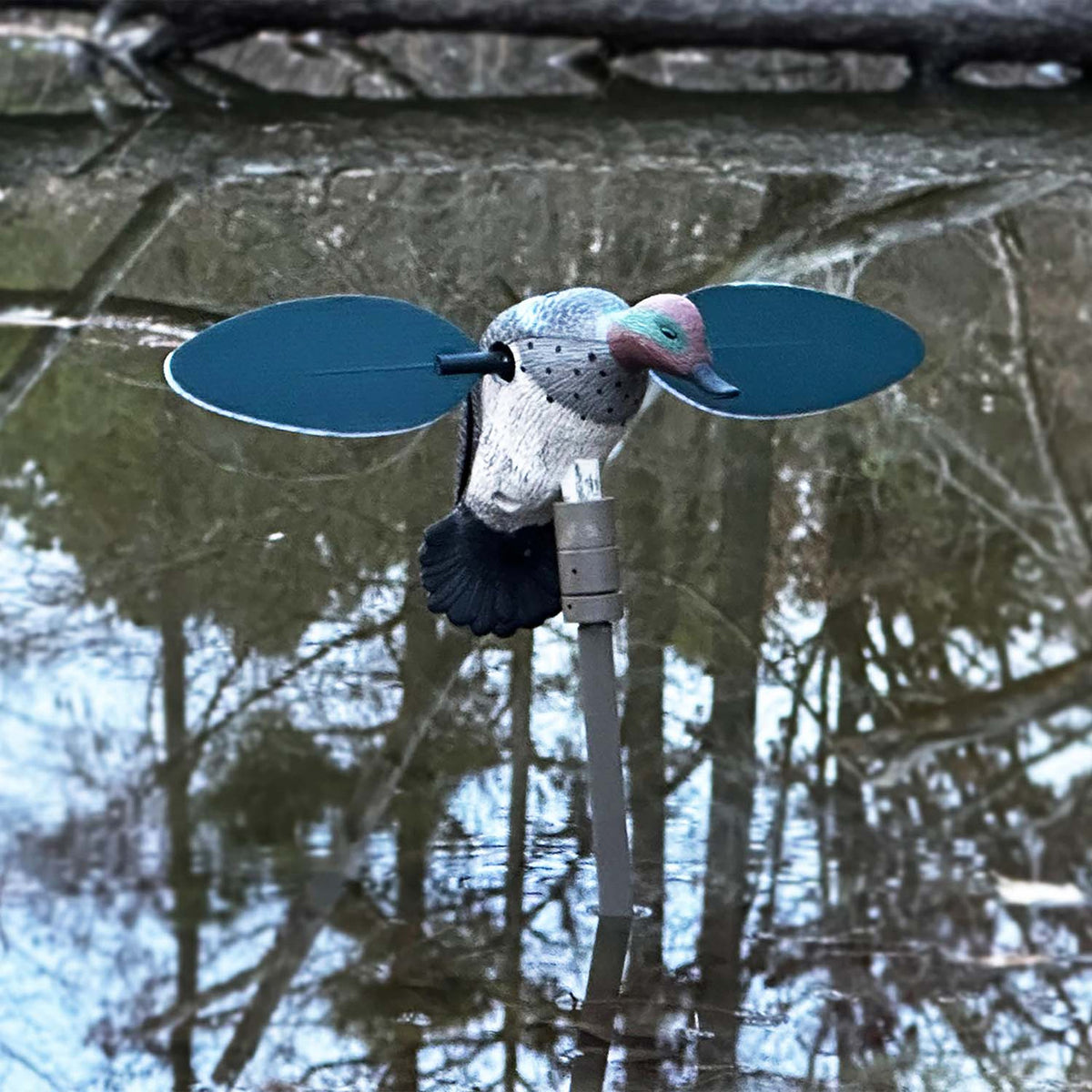 Mojo Outdoors 360 Degree Rotating Duck Live Action Kit Field Image