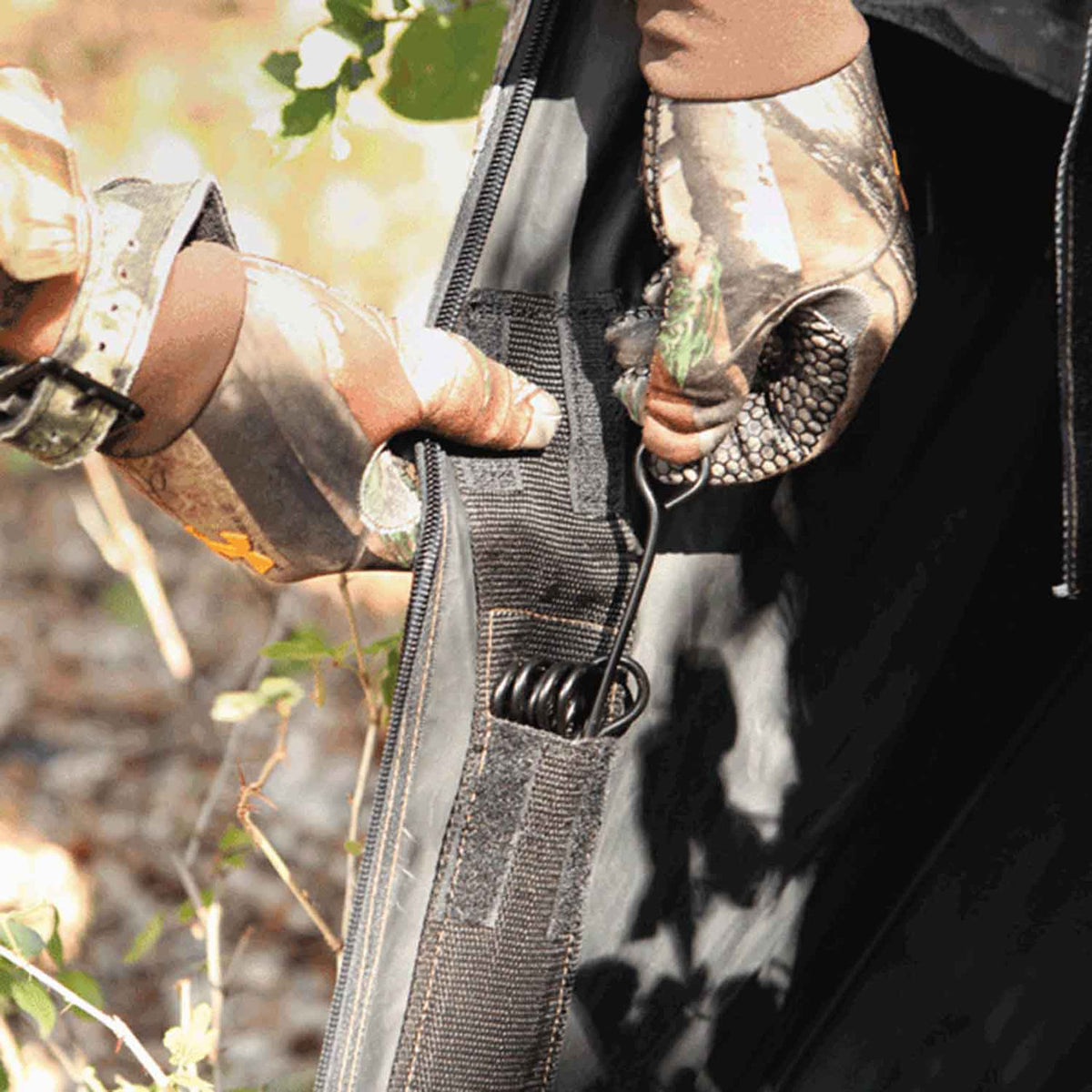 Stake Pocket Image of the Muddy Outdoors VS360 3-Man Ground Blind.