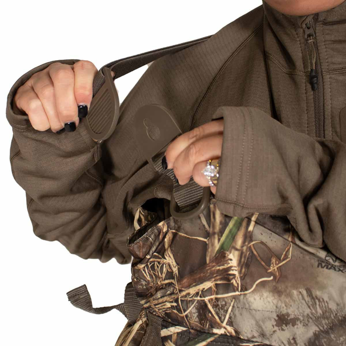Shoulder Straps Image of the Rogers Lady Hunter 2-IN-1 Insulated Breathable Waders.