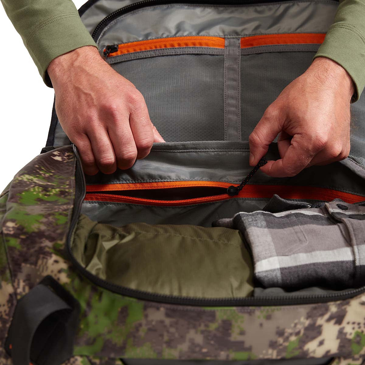 Sitka Drifter Duffel 50L Top Detailed Image.