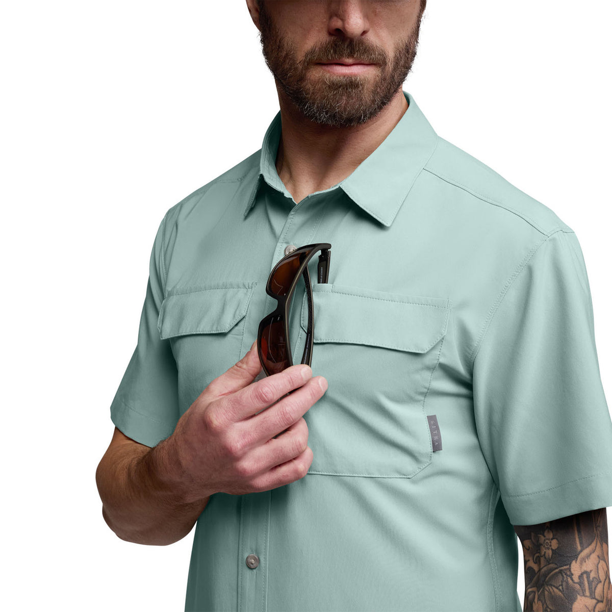 Sunglass Slot Image of the Sitka Rossby Short Sleeve Shirt.