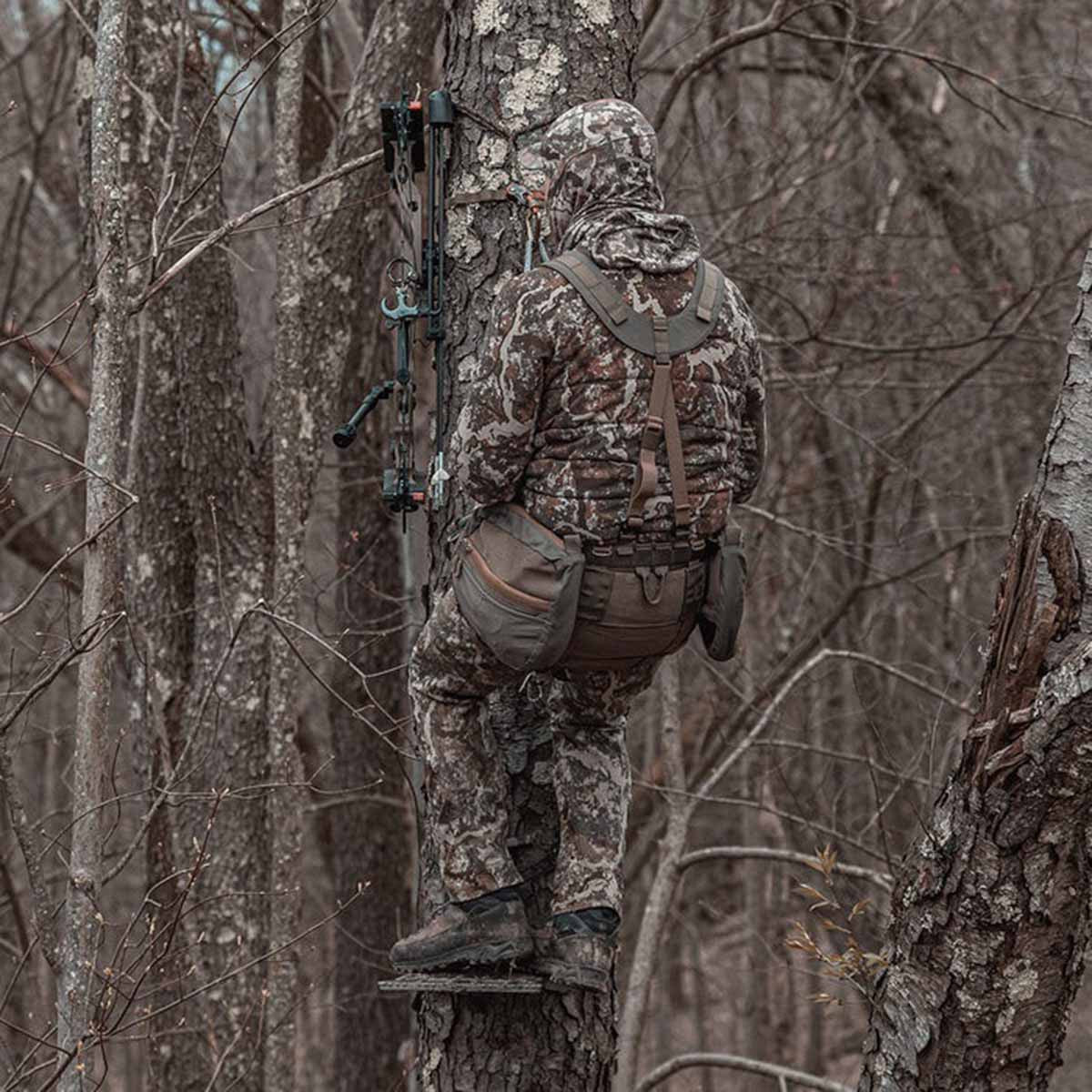 Tethrd Ultralock Tree Saddle, Regular In-the-Field Image