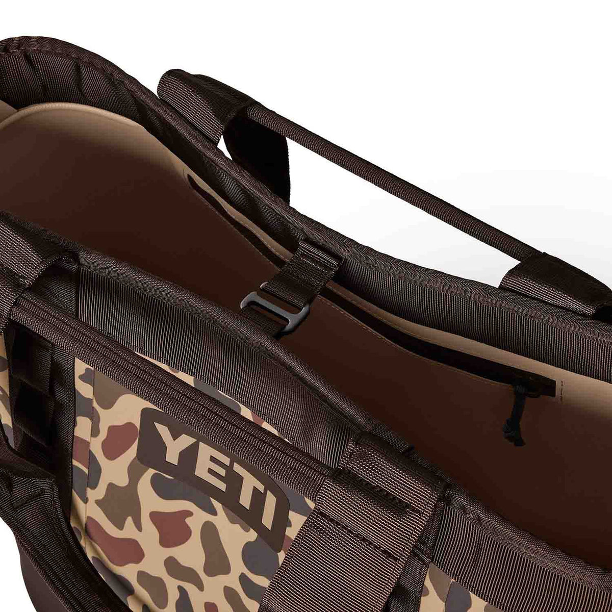 Camino 35 Carryall 2.0 Buckle Image.