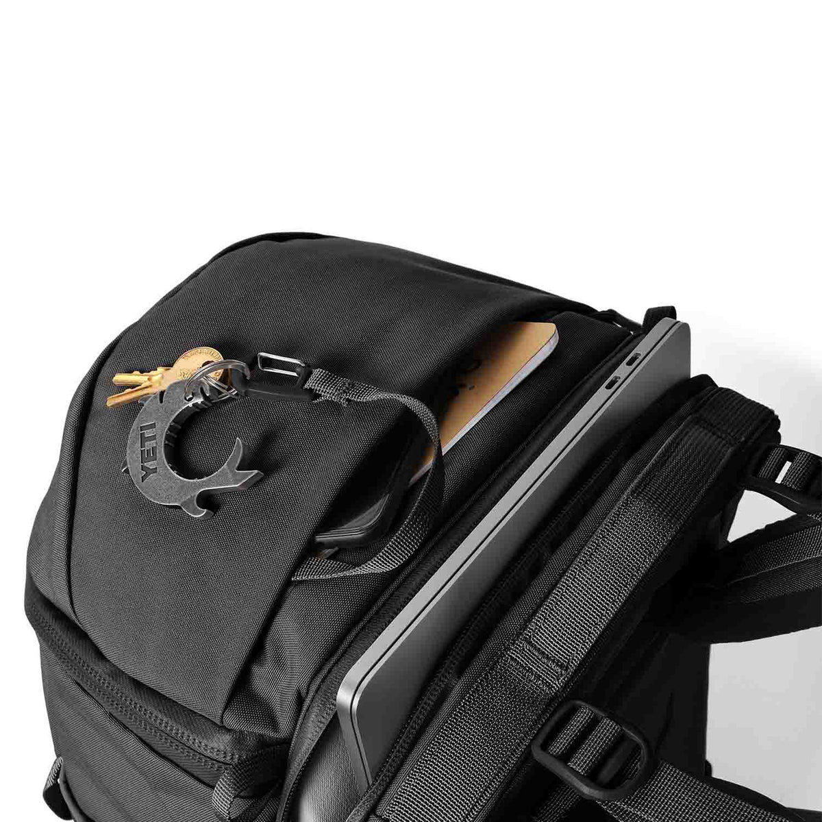 Yeti Rancher Backpack Black External Laptop Sleeve Image in 27L